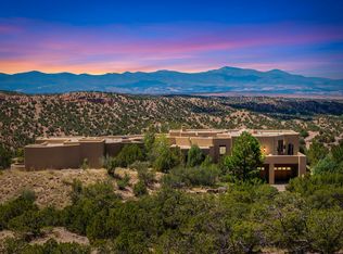 9 Lodge Cir, Santa Fe, NM 87506