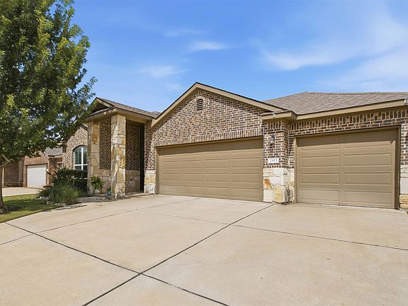 4th image of 2413 Bridges Ranch Rd