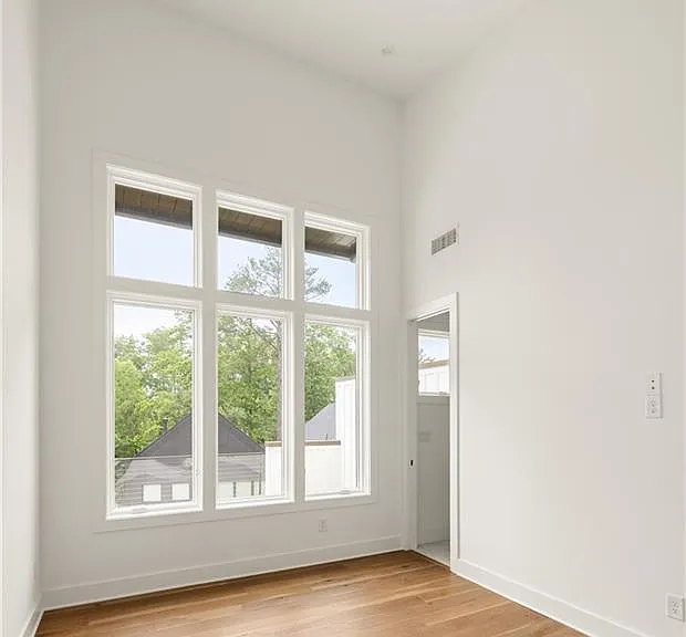 10904 Serenbe Ln — Photo 15