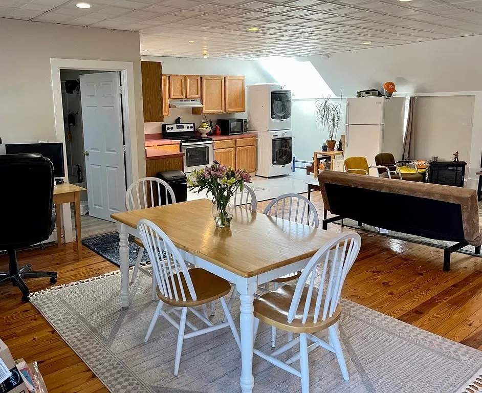 2 bed, 1100 sqft, $2,800 — Photo 3
