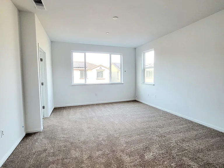 2733 Penrose Ln — Photo 24
