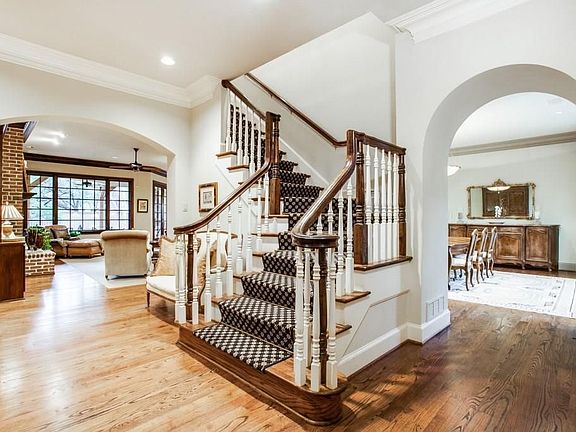 4th image of 6126 Mimosa Ln