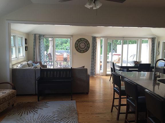 5th image of 51 N Bay Ave