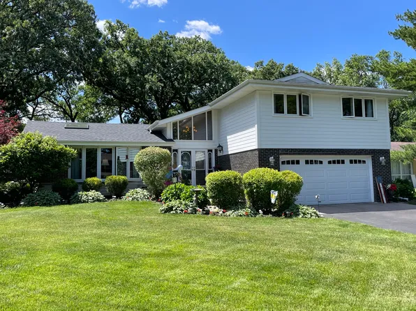 6721 Highland Dr, Palos Heights, IL 60463
