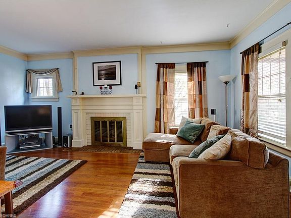 5th image of 963 Hereford Dr