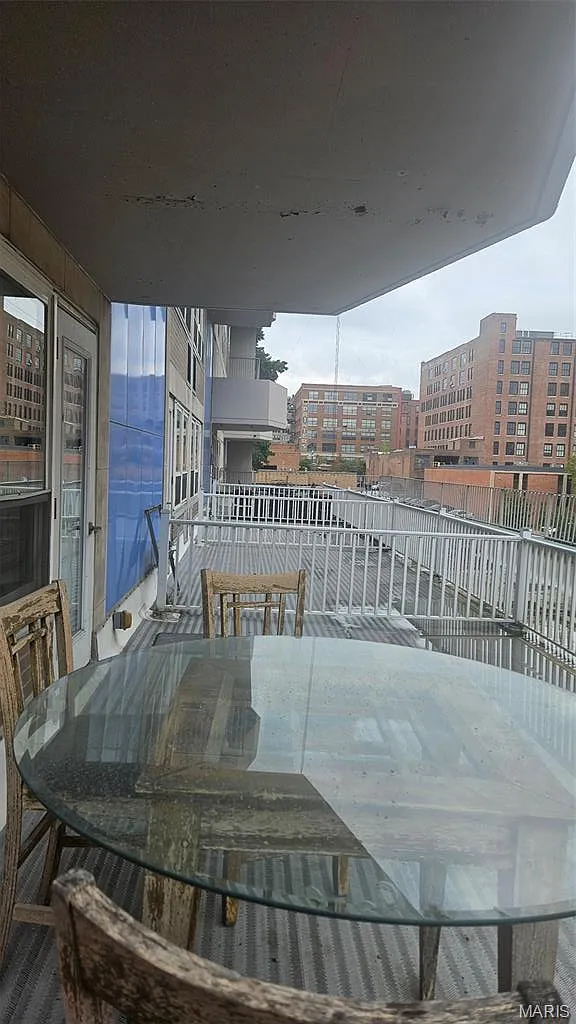 1 bed, 1.0 bath, 624 sqft, $1,200 — Photo 2