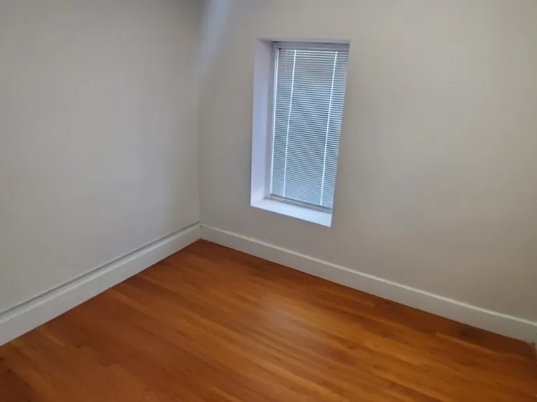 184 Gladstone St #3 — Photo 9