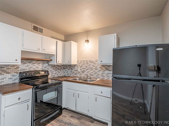 3rd image of 1308 N Irvington Ave