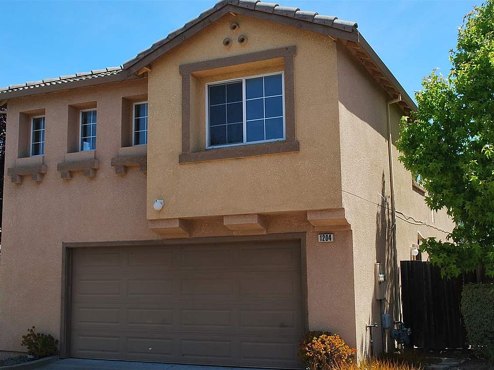2nd image of 1204 Cosmos Ct