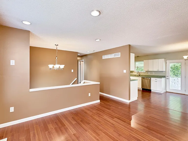 6001 La Chateau Ct — Photo 5