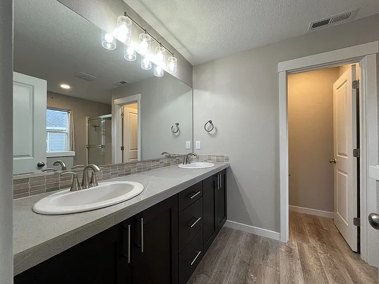 1066 S 29th Blvd — Photo 27