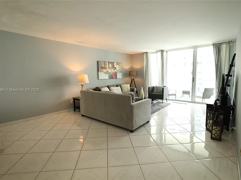 5151 Collins Ave #927 — Photo 4