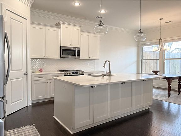 4th image of 413 Tiger Ave