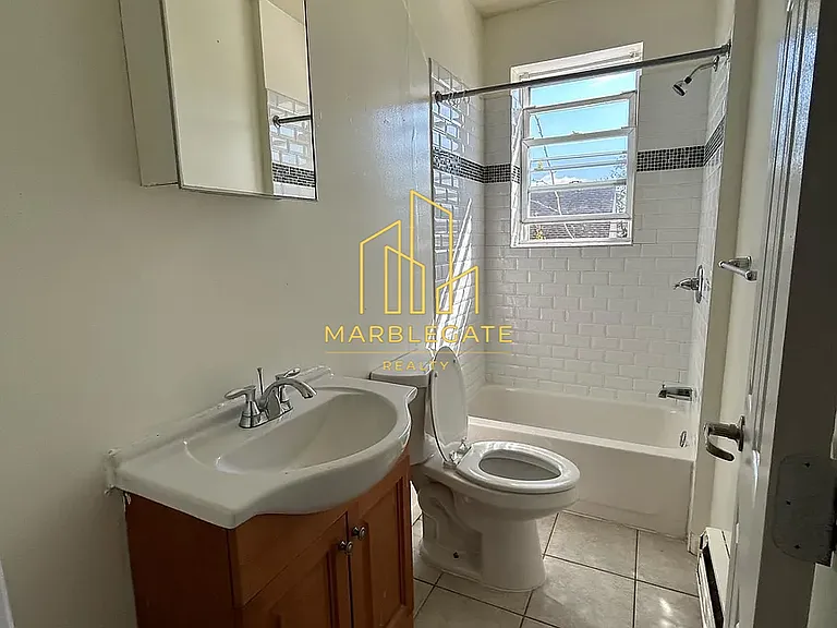 280 Verona Ave #V33 — Photo 9