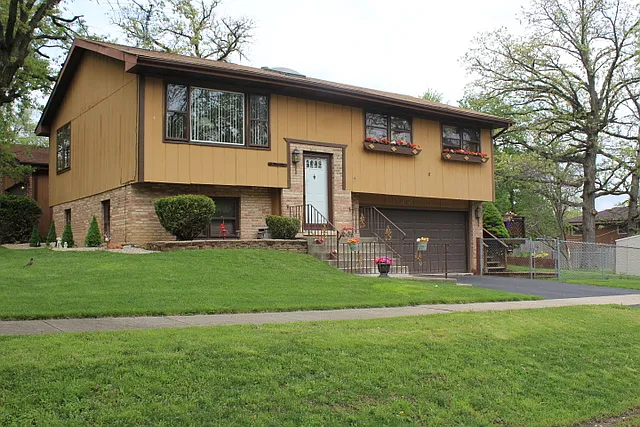 16147 Lockwood Ave photo 1