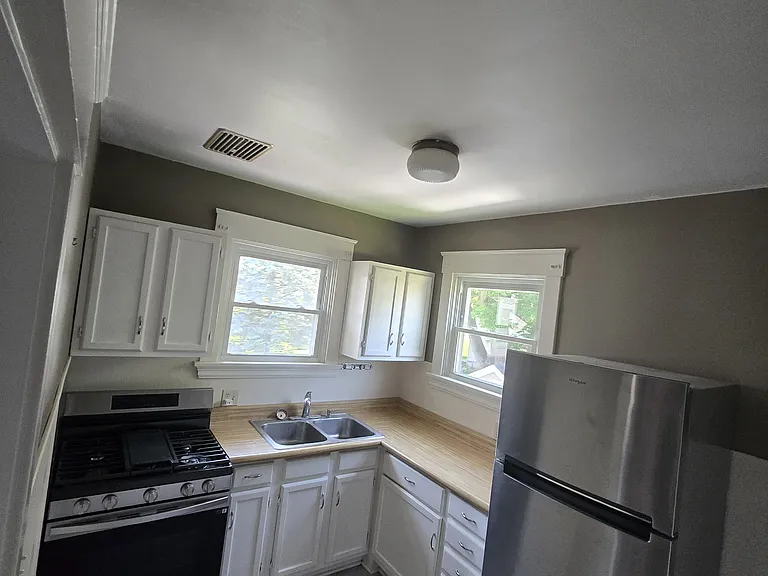 3637 Wilshire Ave #2 — Photo 10