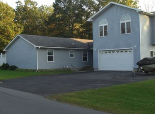 4 Carnegie Bay Rd, Alexandria Bay, NY 13607