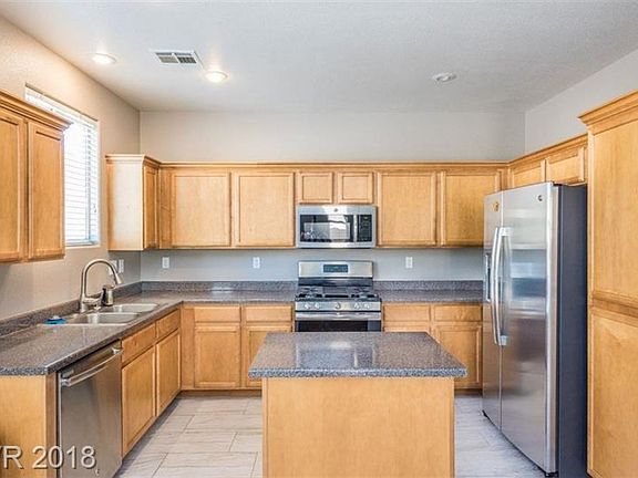 3rd image of 8818 Palm Creek Ct