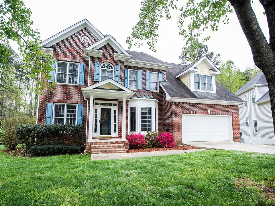 cul de sac/ wooded lot 