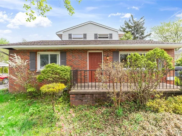 24 Cherry St, Lockport, NY 14094
