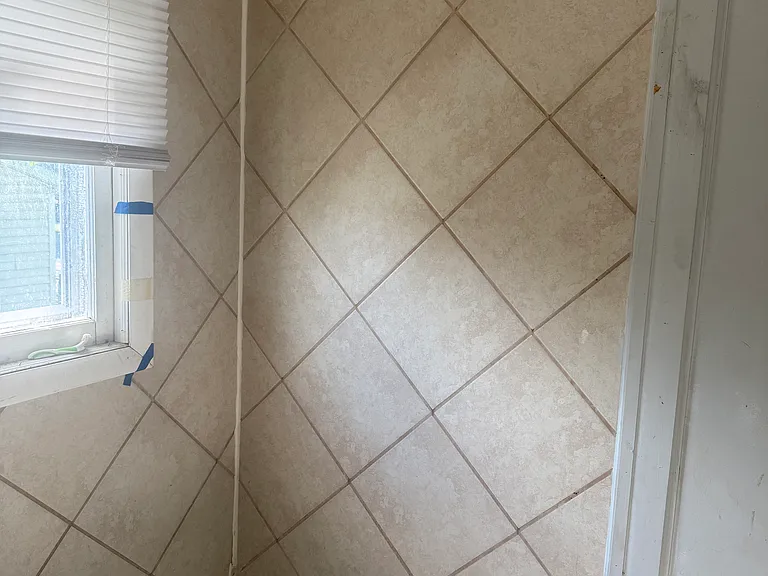 195 N Oakley Ave #3 — Photo 2