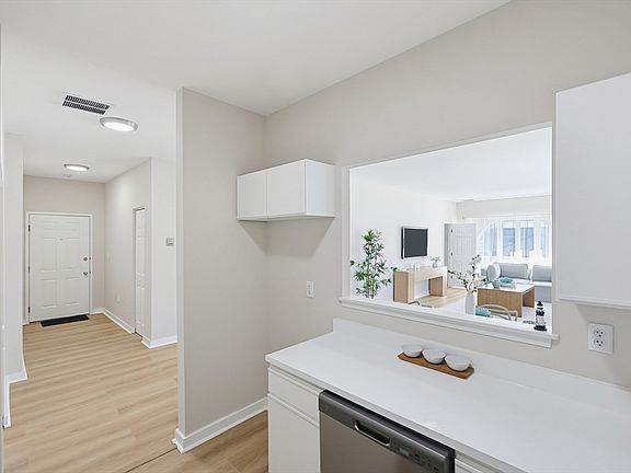 5th image of 45 Main St APT 35
