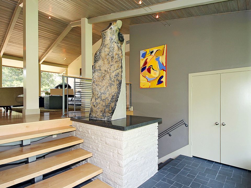 Slate entry floating stairs