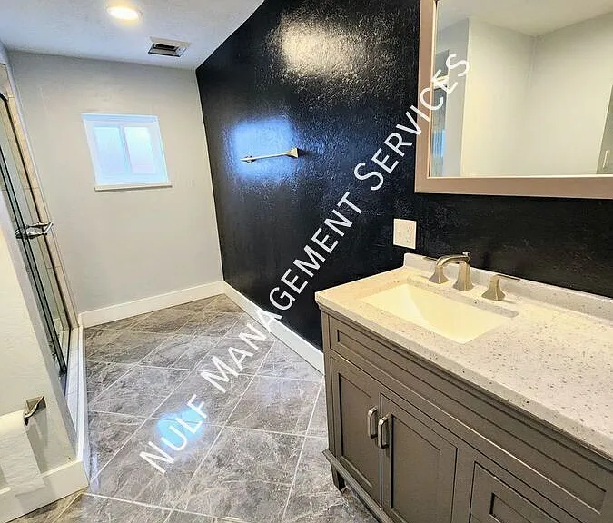 3825 Liberty Ave #2 — Photo 4