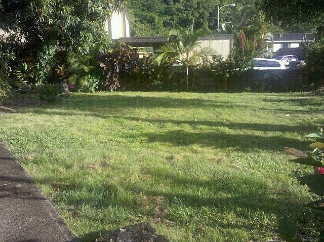 large yard for entertaining