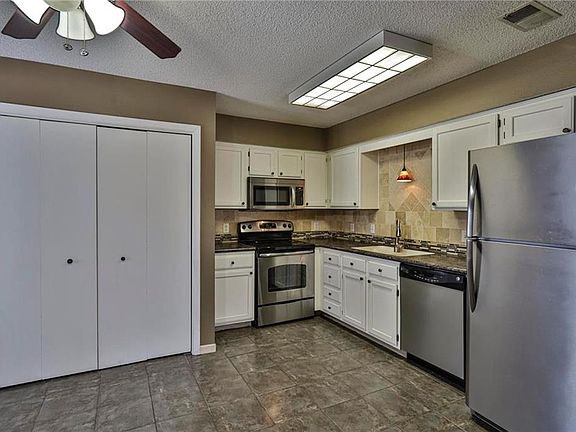 5th image of 6036 NE Moonstone Dr #17-D