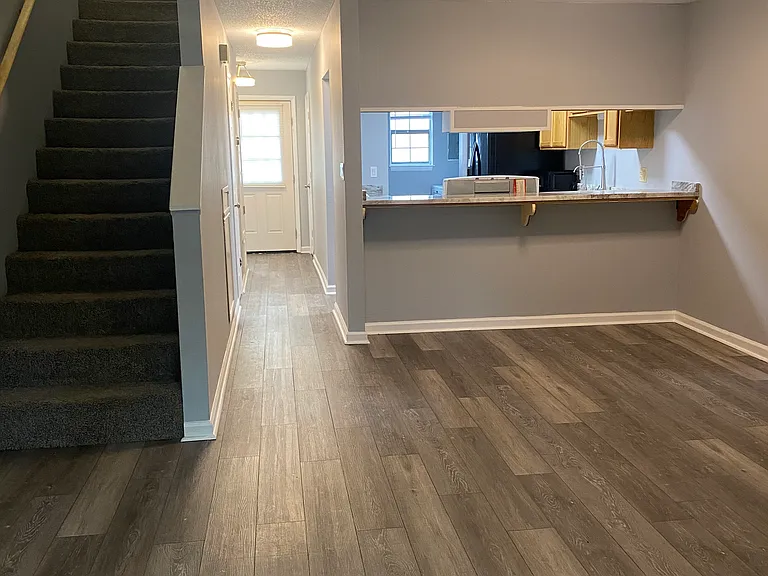 338 Woodham Ct — Photo 7