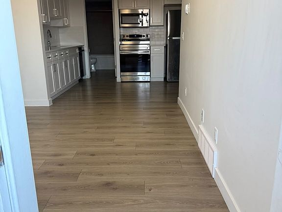 3rd image of 265 Collicott Dr
