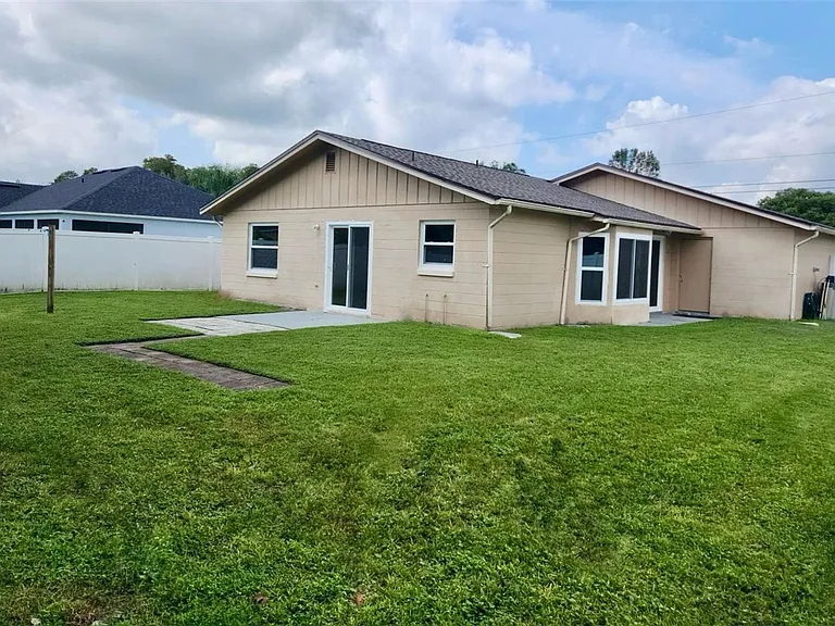 880 Nelson Dr — Photo 17