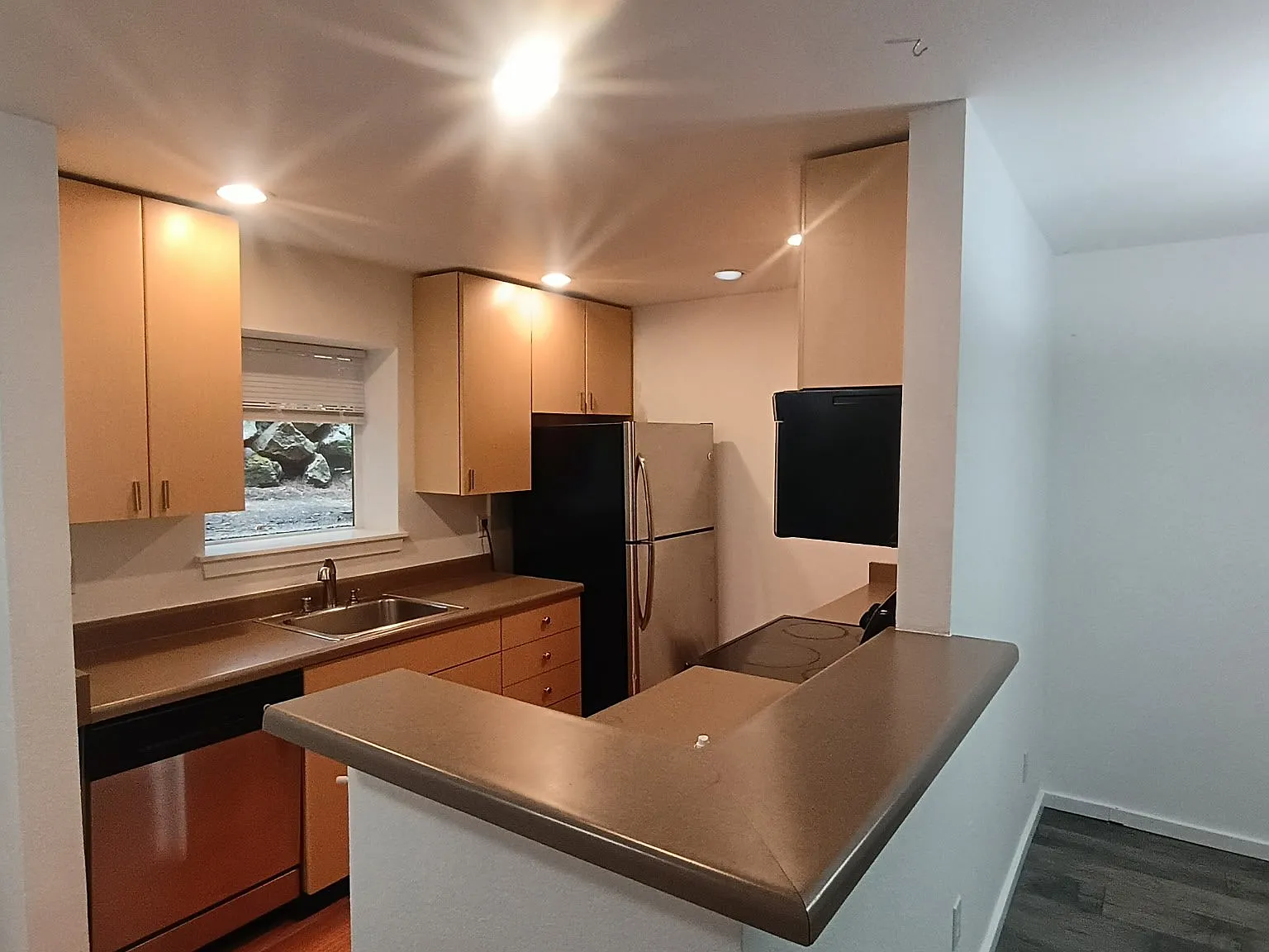 2 Bedroom and 2 Bathroom in Mill Creek — Photo 3