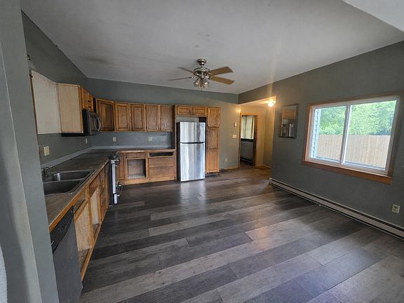 3rd image of 207 S Barry St