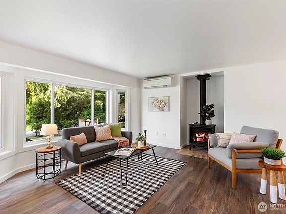 3rd image of 27321 Serene Drive NE
