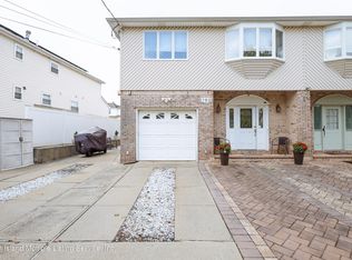 782 Rossville Ave, Staten Island, NY 10309