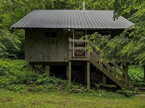 5th image of 110 Spring Hill Lane