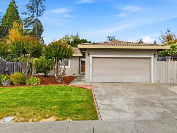 8252 Valley View Drive, Sebastopol, CA 95472