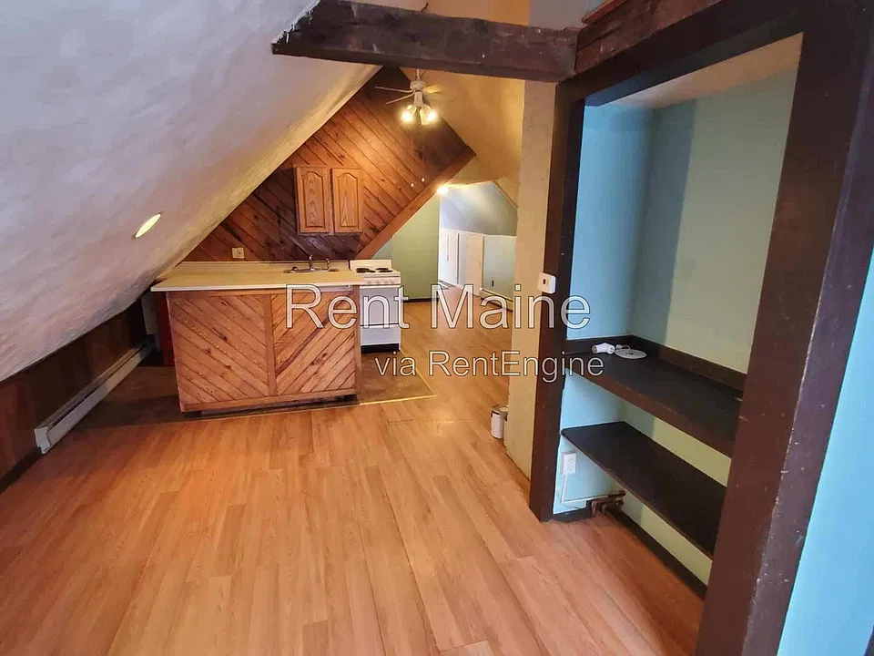 90 Clinton Ave #3