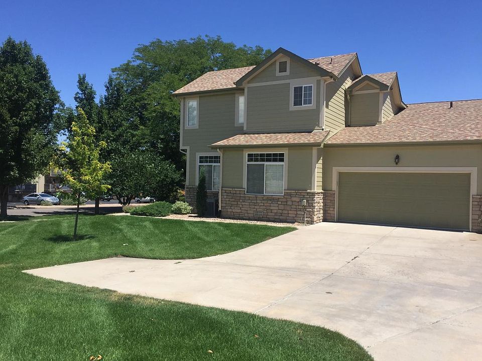 House and oversized 2 car garage