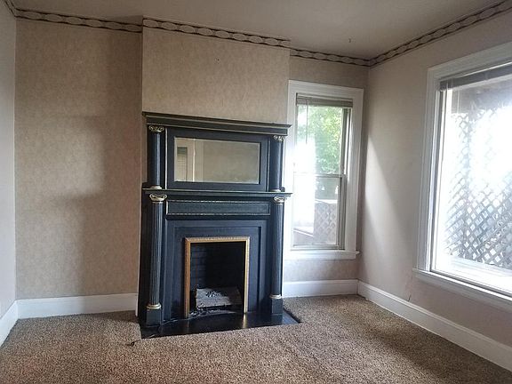 2nd image of 1680 N Van Buren St #A