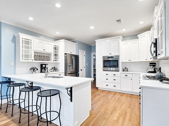 11th image of 1095 Culbreath Rd
