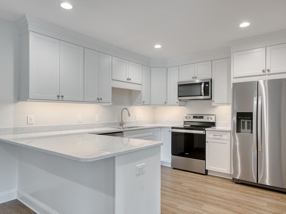 1st image of 207 W Main St Suite 3