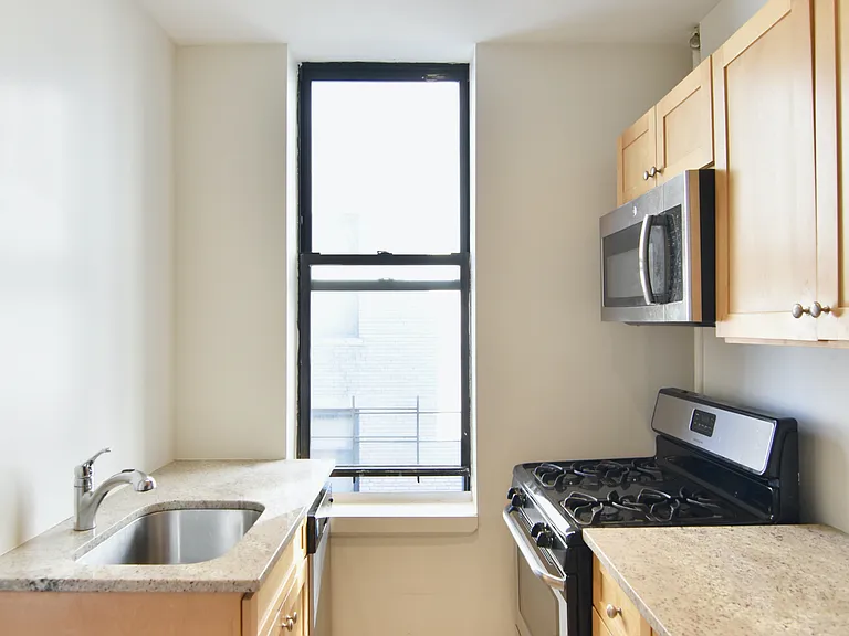 545 Edgecombe Ave #5D — Photo 2