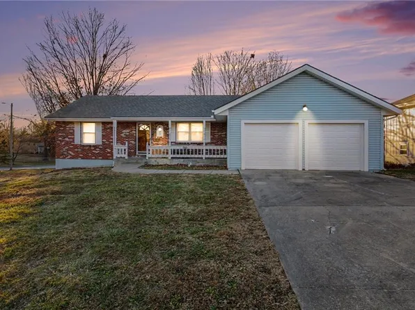 702 N Patton St, Harrisonville, MO 64701