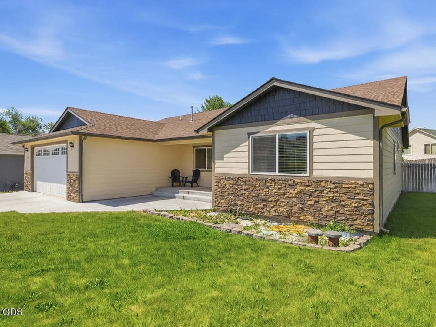 2852 Glacier Dr — Photo 2