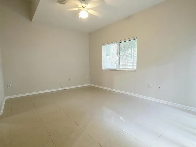 260 Crestwood Cir #12 — Photo 9