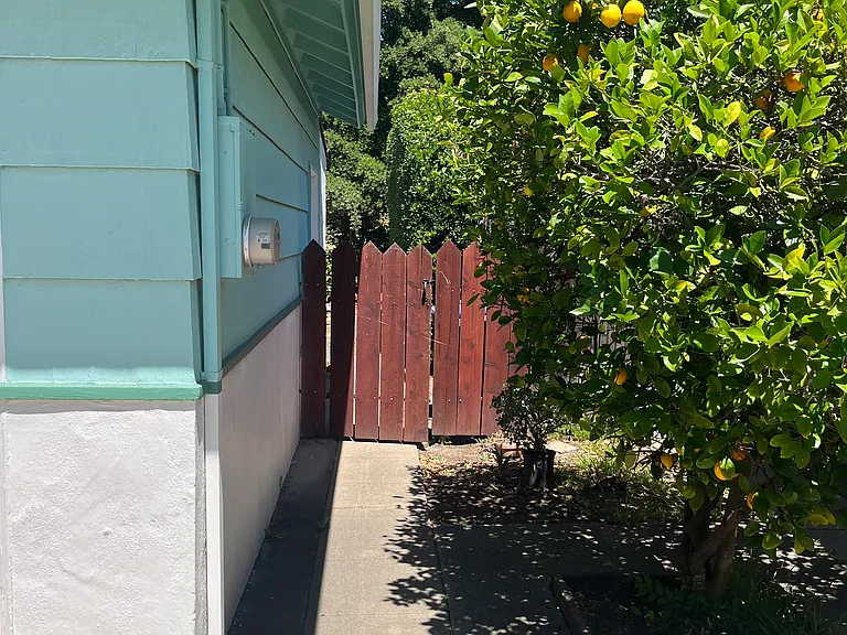 1970 N 6th St — Photo 22