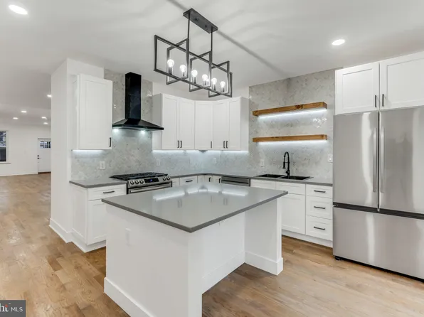 215 W Penn St, Philadelphia, PA 19144